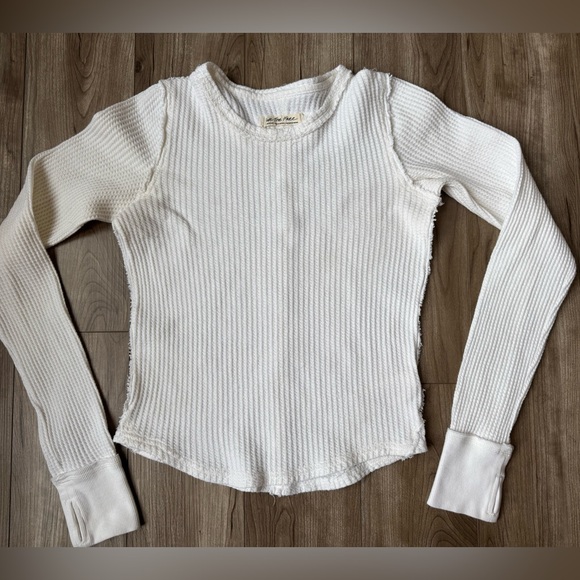 Free People We The Free
White Roll With It Long Sleeve Thermal Shirt Size M - Picture 3 of 12